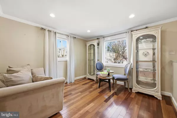 Arlington, VA 22204,2022 S MONROE ST S