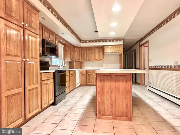 Mcconnellsburg, PA 17233,422 PYLE DR