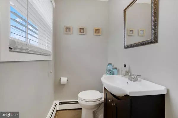 York, PA 17402,417 RUSHMORE DR