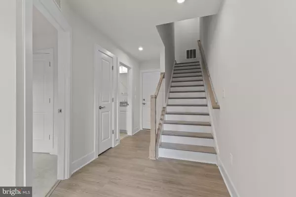 Manassas, VA 20109,8875 CURIE ST