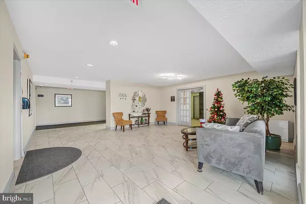 Bethesda, MD 20817,10320 WESTLAKE DR #E409