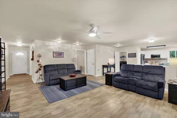 York, PA 17402,2881 CANDLELIGHT DR