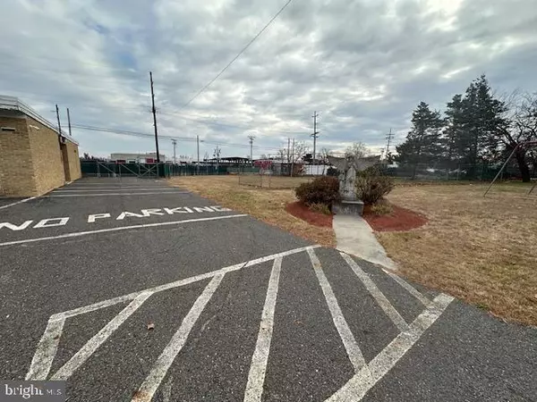 Paulsboro, NJ 08066,717 BEACON AVE