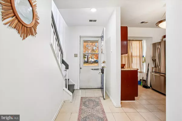 Alexandria, VA 22309,8703 VILLAGE GREEN CT