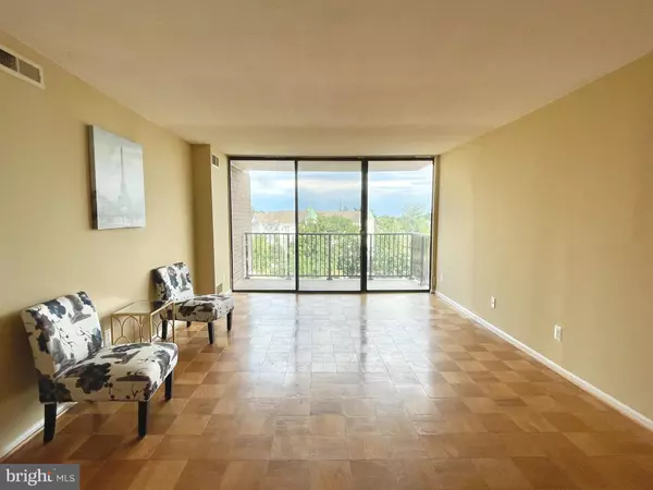 Rockville, MD 20850,4 MONROE ST #802