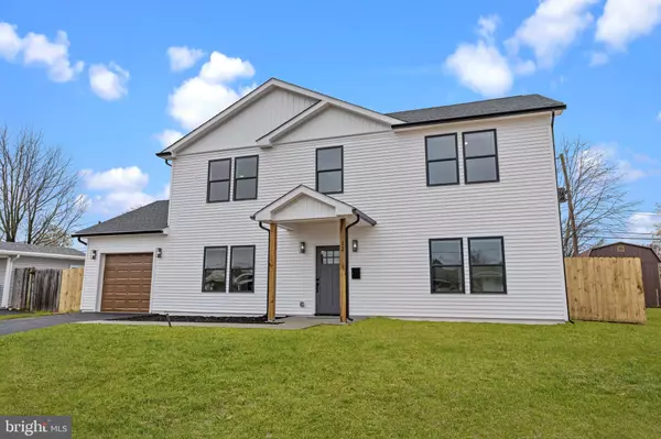 12 STONYBROOK DR #E, Levittown, PA 19055