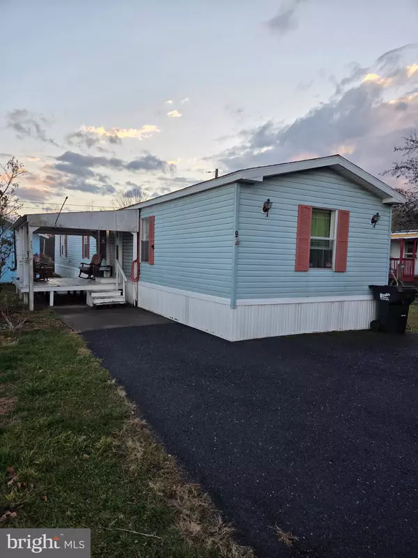 New Bloomfield, PA 17068,9 KYRA BLVD