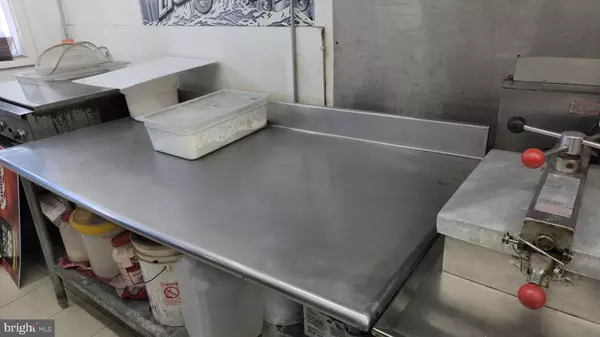 Chester, PA 19013,4-6 E 21ST ST