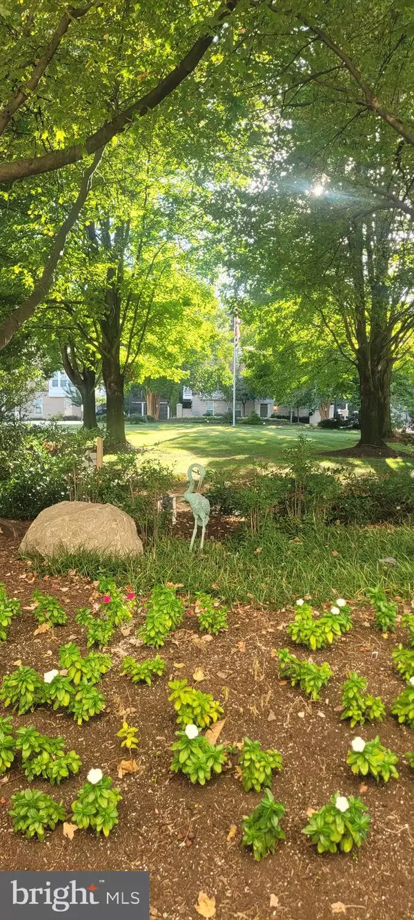 10201 GROSVENOR PL #1626, Rockville, MD 20852