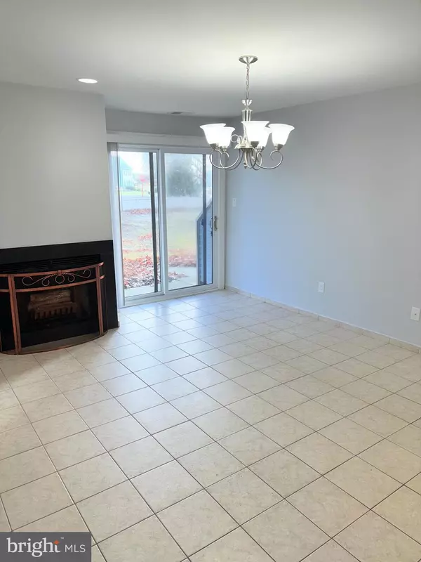 West Deptford, NJ 08051,265 BARCLAY CT