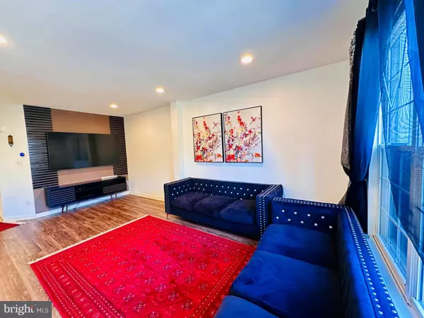 Chantilly, VA 20152,43005 BEACHALL ST