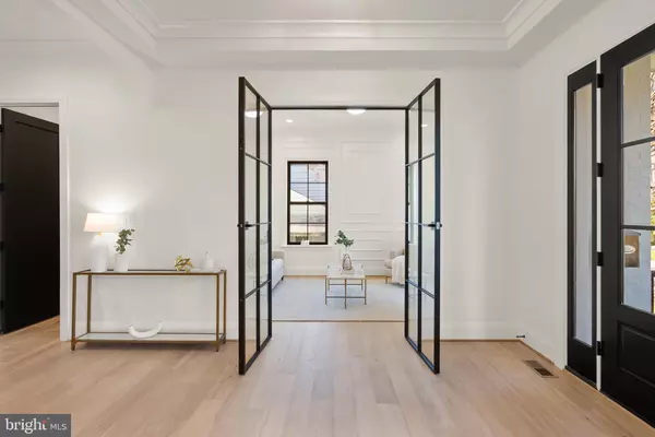 Bethesda, MD 20816,5804 RIDGEFIELD RD