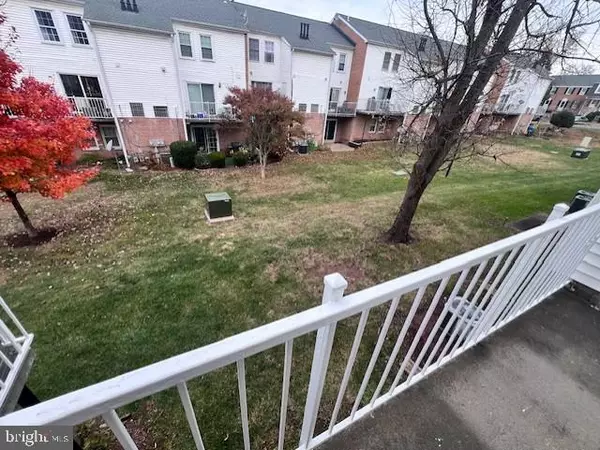 Centreville, VA 20121,14472 RUSTLING LEAVES LN #26B