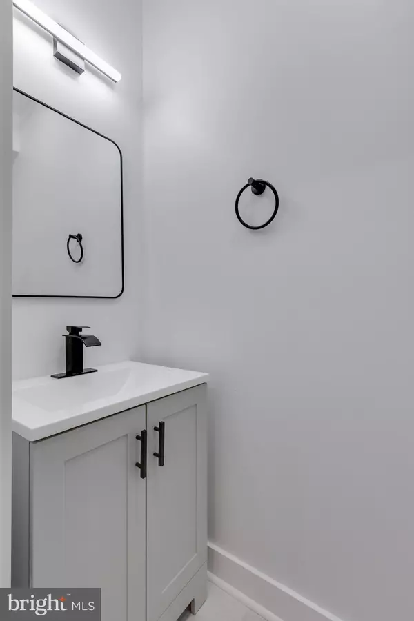 Philadelphia, PA 19122,2061 N 8TH ST #3