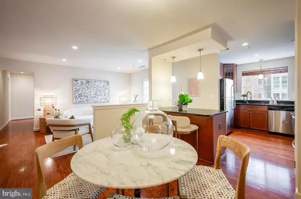 Arlington, VA 22204,4113 S FOUR MILE RUN DR #404