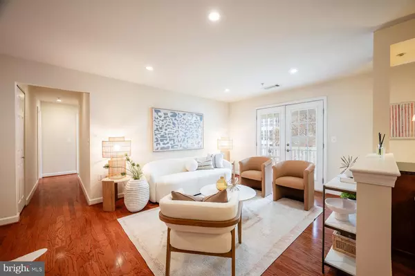 Arlington, VA 22204,4113 S FOUR MILE RUN DR #404