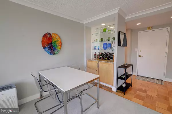 Bethesda, MD 20814,5225 POOKS HILL RD #121N