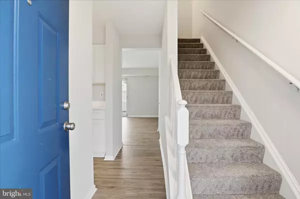 Sterling, VA 20164,47 ESSEX SQ