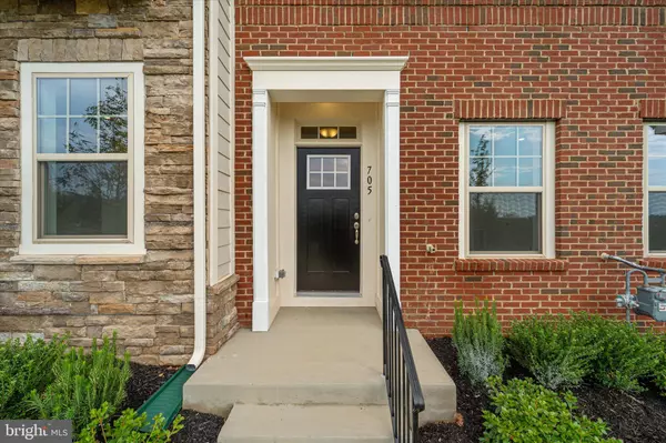 Leesburg, VA 20176,705 SAWBACK SQ NE