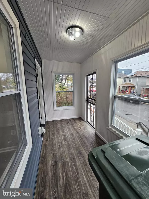 Washington, DC 20019,909 45TH PL NE