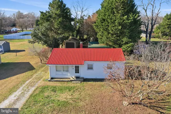 11 N MAPLE AVE, Ridgely, MD 21660