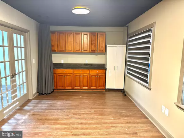 Annandale, VA 22003,7369 MCWHORTER PL #411