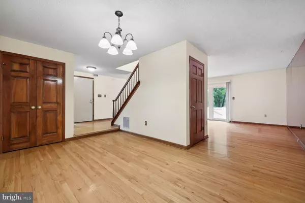 Plainsboro, NJ 08536,153 THOREAU DR