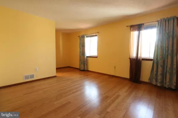 Plainsboro, NJ 08536,153 THOREAU DR