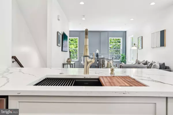 Washington, DC 20019,322 56TH ST NE