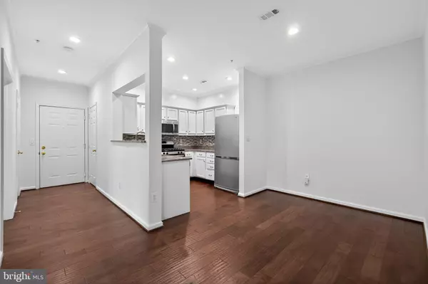 Reston, VA 20190,12016 TALIESIN PL #26