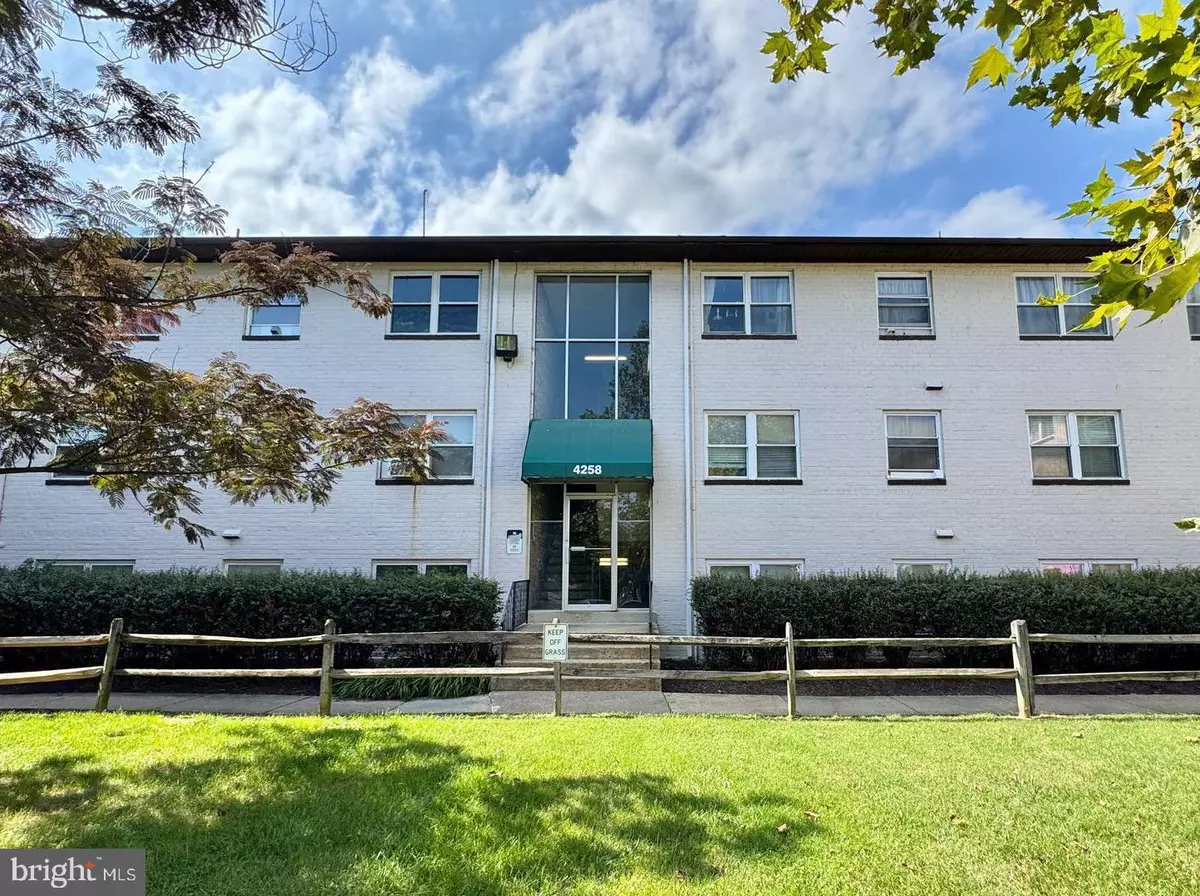 Alexandria, VA 22309,4258 BUCKMAN RD #31