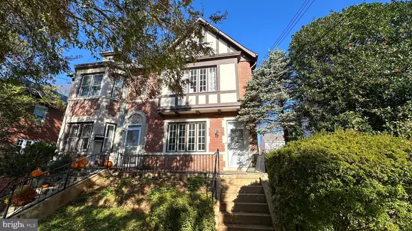 4421 FESSENDEN ST NW, Washington, DC 20016