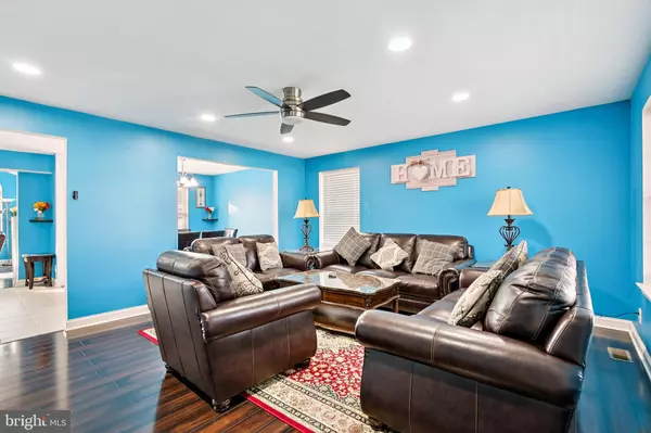 Maple Shade, NJ 08052,26 N POPLAR AVE