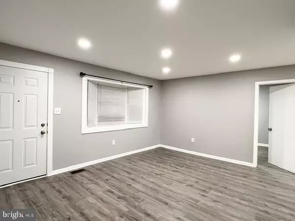 Woodbridge, VA 22193,13317 HILLENDALE DR