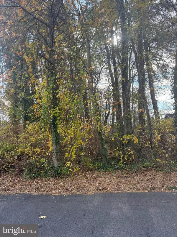 Williamstown, NJ 08094,0 N SHORE DR