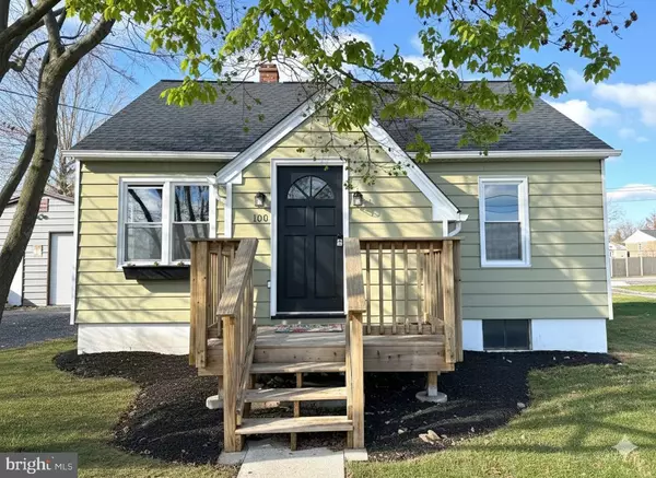 100 MOUL AVE, Hanover, PA 17331