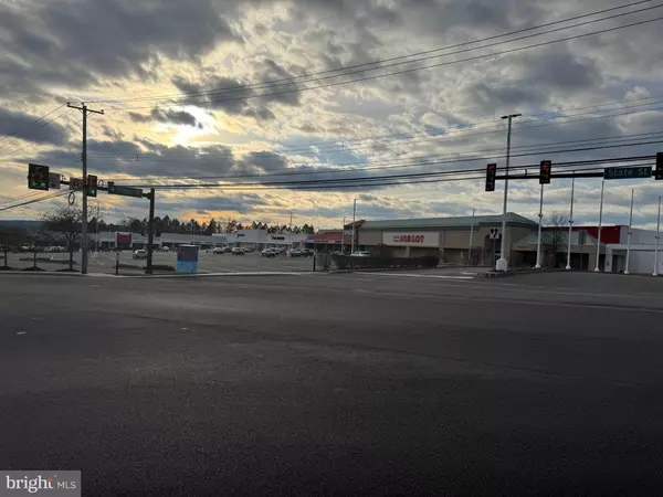 Pottstown, PA 19464,817 N STATE ST