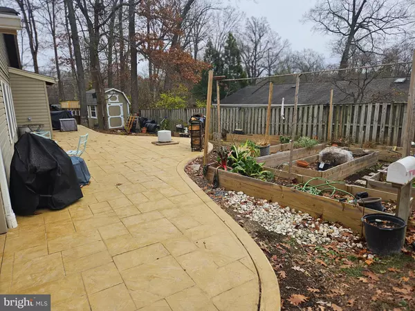 Herndon, VA 20170,1525 HIDDENBROOK DR