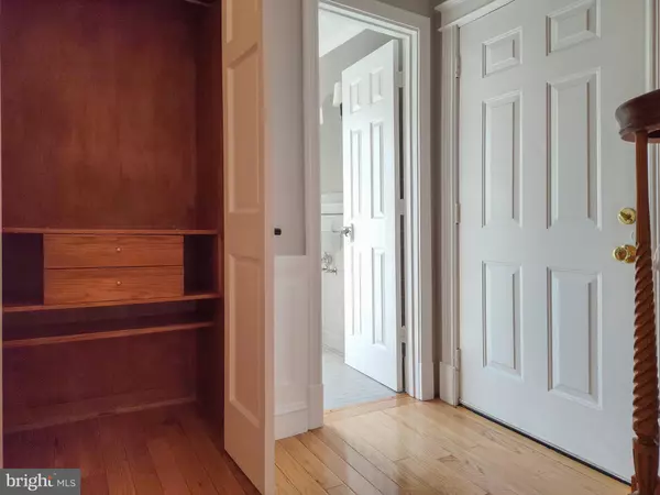 Burke, VA 22015,9513 CHERRY OAK CT