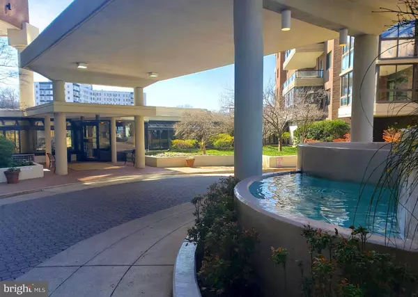 1600 N OAK ST #206, Arlington, VA 22209