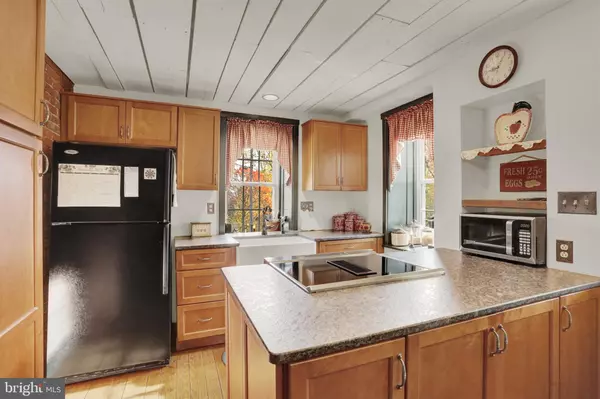 Lewisberry, PA 17339,950 ROSSTOWN RD