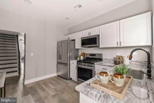 829 W BARRE, Baltimore, MD 21230