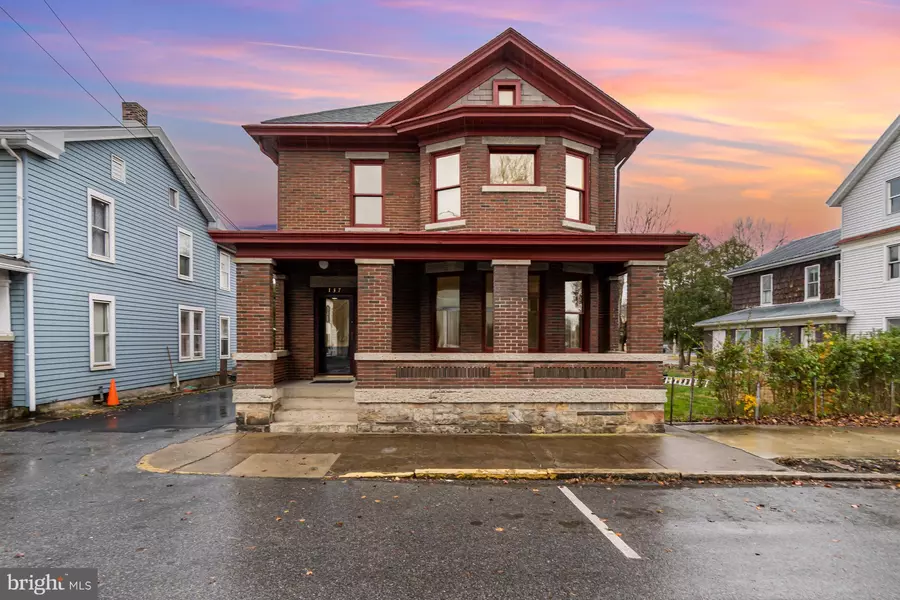 137 N 2ND ST, Newport, PA 17074