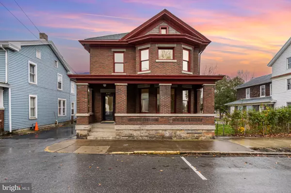 137 N 2ND ST, Newport, PA 17074