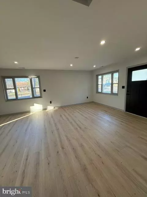 Oxon Hill, MD 20745,1125 DEVONSHIRE DR