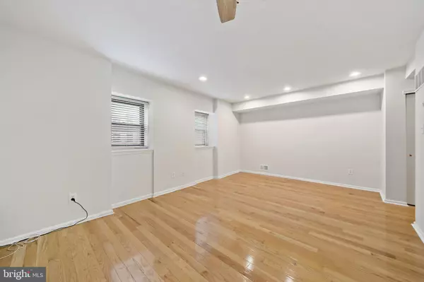 Philadelphia, PA 19147,1515 E MOYAMENSING AVE #2F