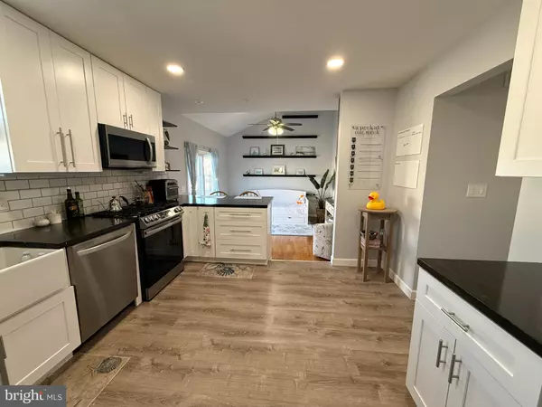 Absecon, NJ 08205,477 DAMSON AVE