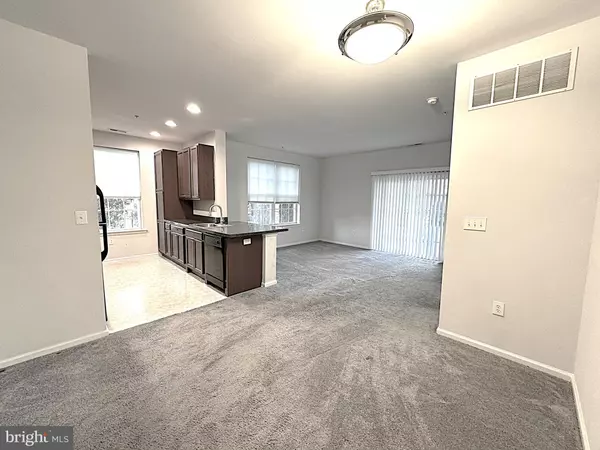 Clementon, NJ 08021,417 HIGHLAND ESTS