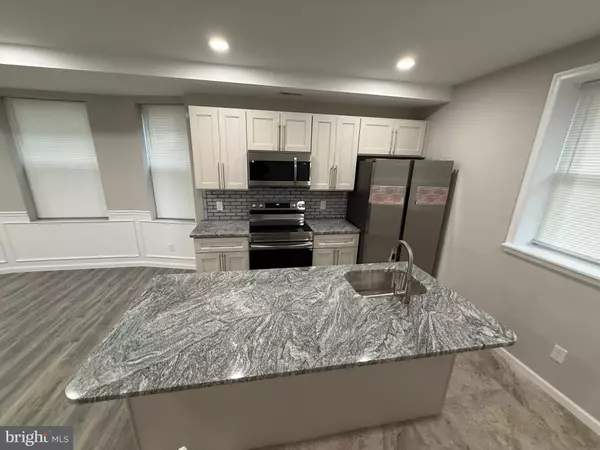 Philadelphia, PA 19141,4937 N WARNOCK ST