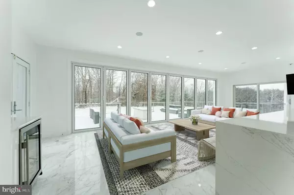 Leesburg, VA 20175,22101 EVERGREEN MILLS RD